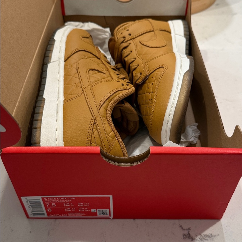 Nike Dunk Low 'Quilted Wheat' - Picture 6 of 6